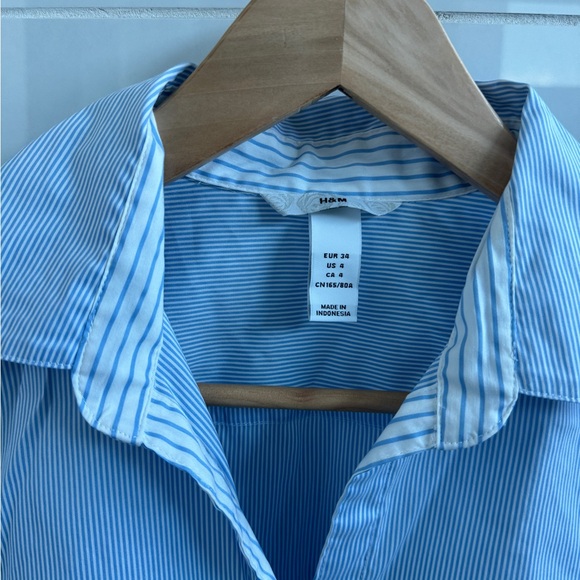 Vintage 90’s office siren button up H&M top - size fits a small - Picture 4 of 8